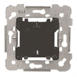 BJC Base de enchufe 2PT con dispseguridad 21524